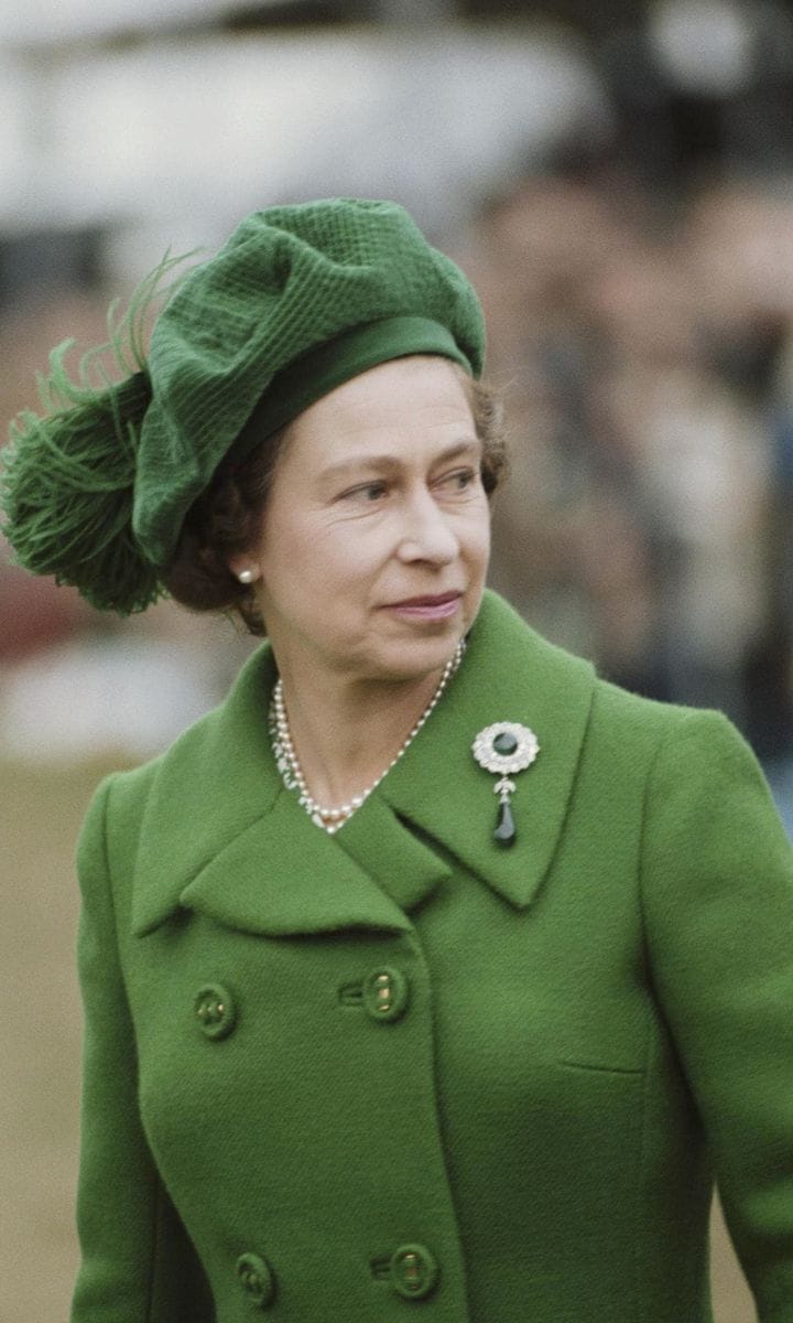 Royal ladies wearing green