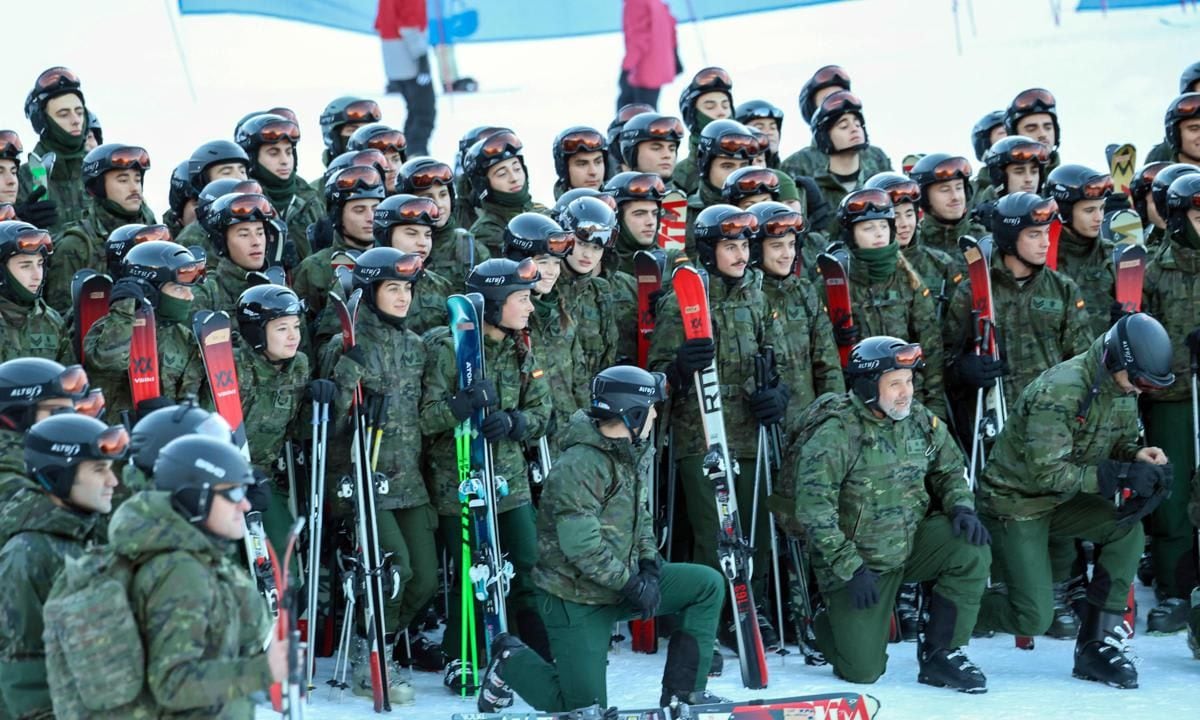 Leonor and her fellow cadets posed for a group photo on Dec. 19.