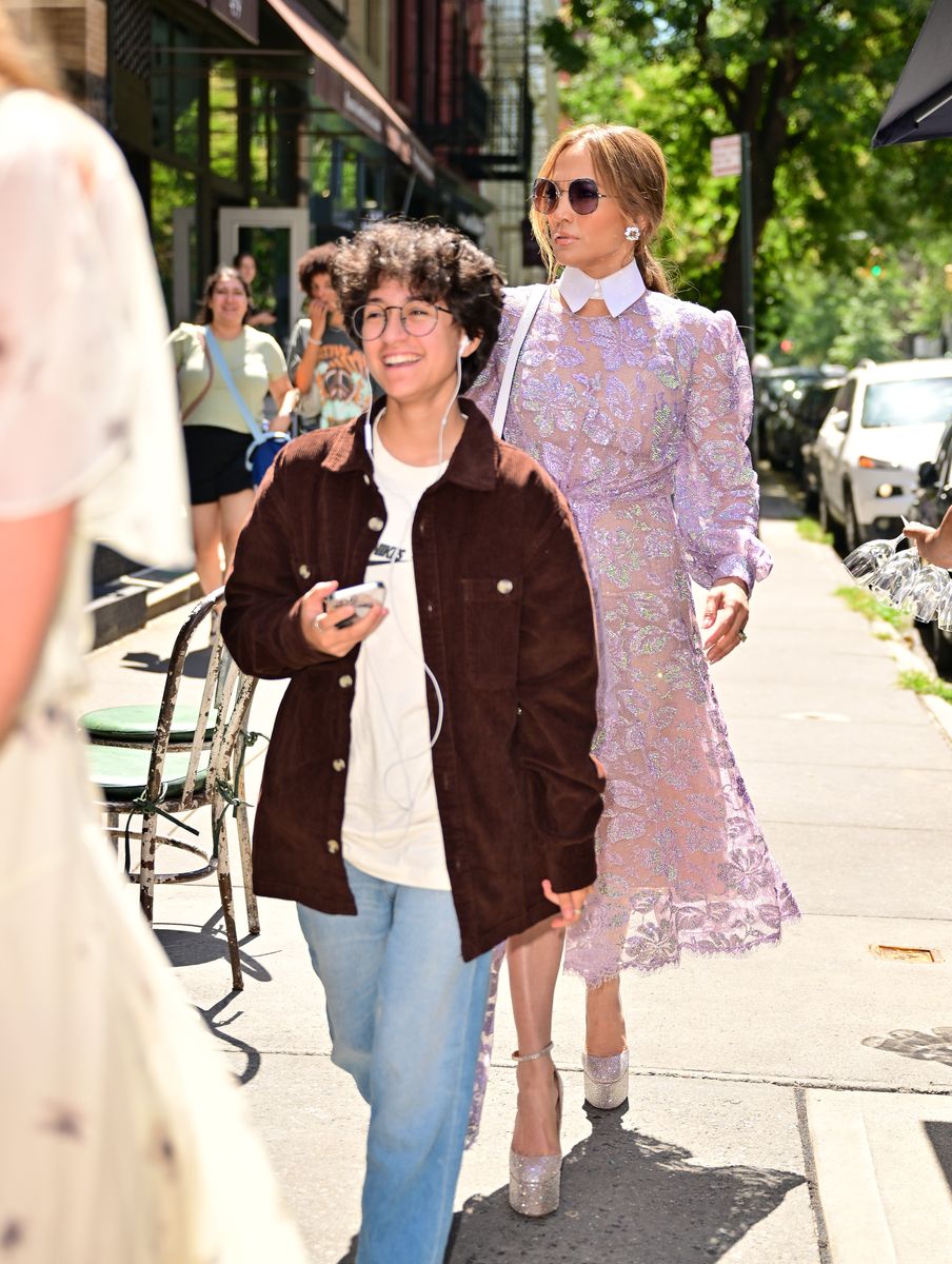 NEW YORK, NEW YORK - AUGUST 14: Emme Maribel Muniz and Jennifer Lopez seen on the streets of SoHo on August 14, 2022 in New York City. (Photo by James Devaney/GC Images)