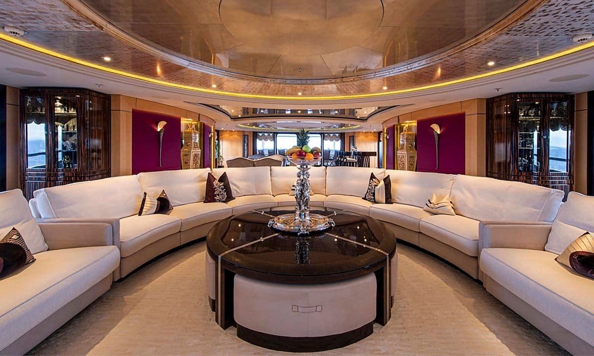 The lounge in the Valerie yacht