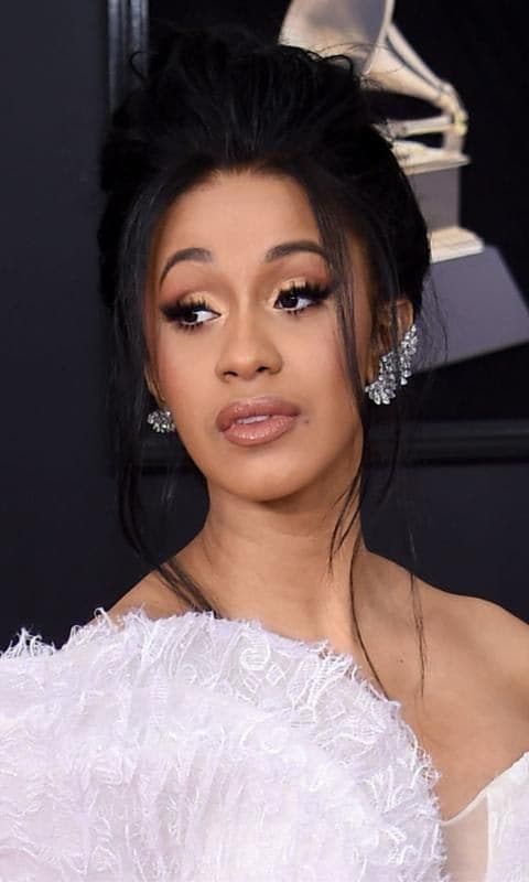 Cardi B fake eyelashes