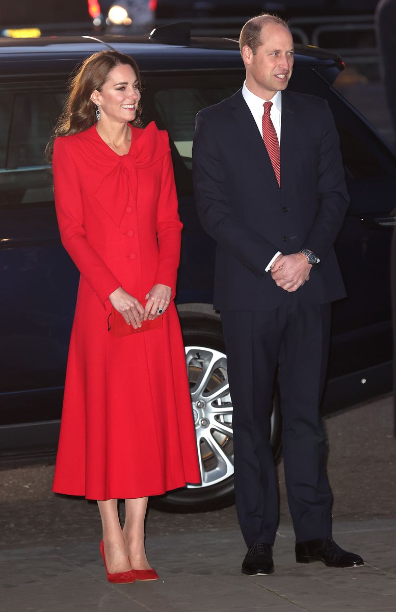 LONDON, ENGLAND - DECEMBER 08: Catherine, Duchess of Cambridge and Prince William, Duke of Cambridge arrive for the "Together at Christmas" community carol service at Westminster Abbey on December 08, 2021 in London, England. (Photo by Chris Jackson/Getty Images)