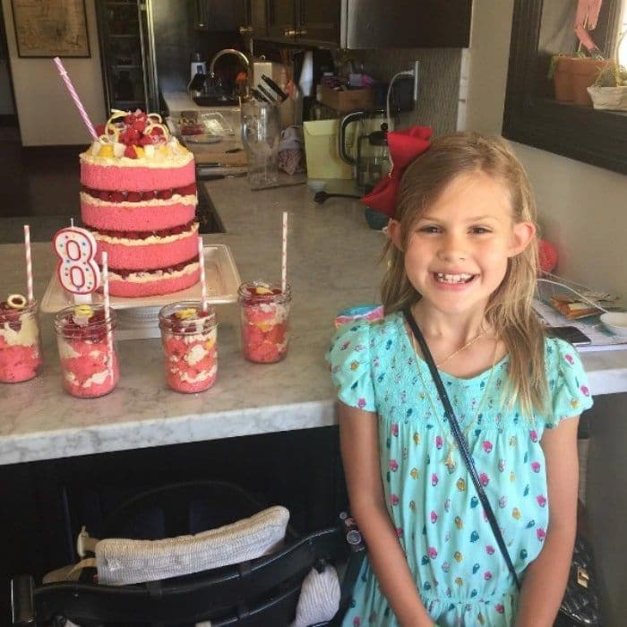 Four tiers + strawberries + cream = big time yumminess! Busy Philipps' daughter Birdie had a sweet cake inspired by her favorite YouTube cake maker Yolanda Gampp.
Photo: Instagram/@busyphilipps