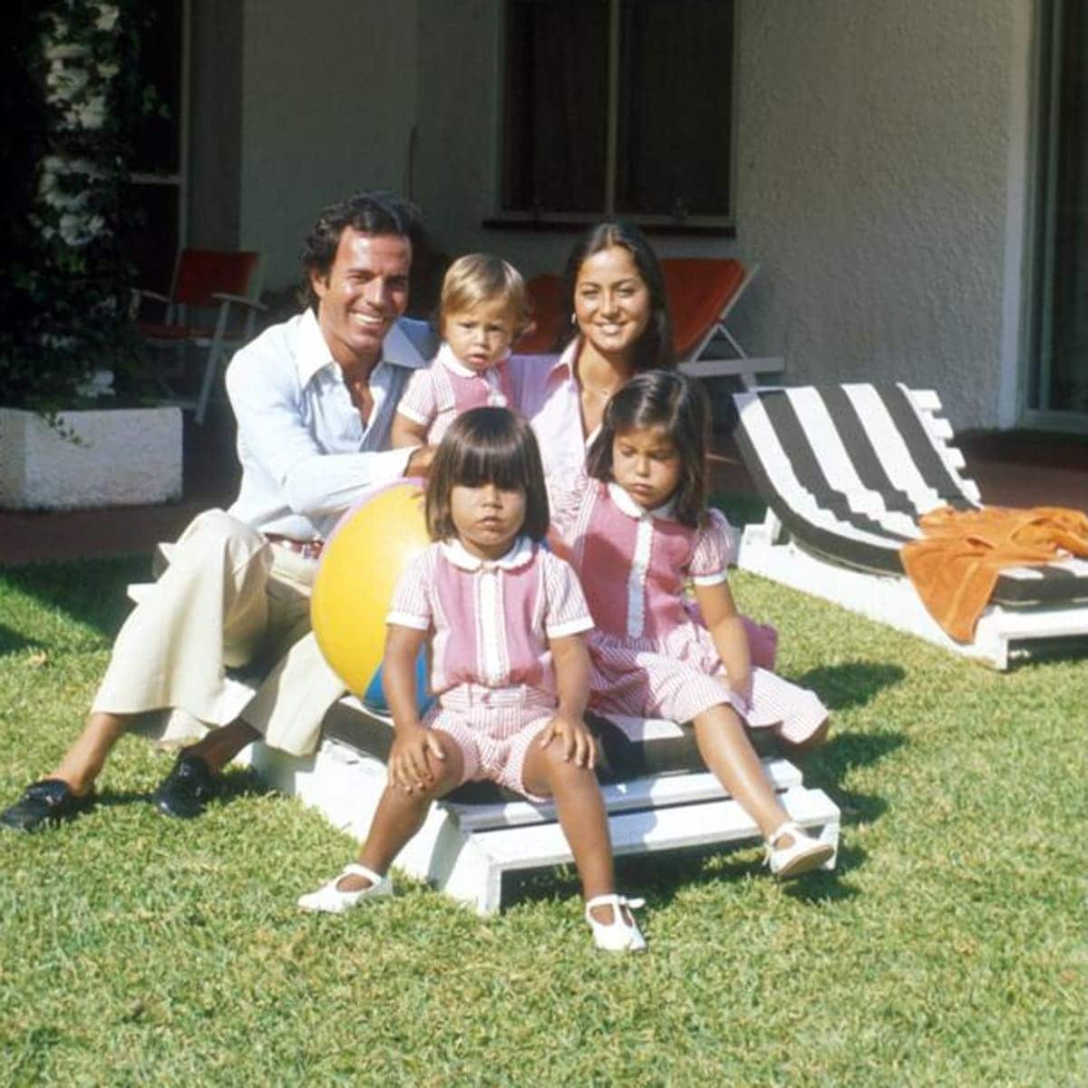 Julio Iglesias, Isabel Preysler, and their children Chabeli, Julio, and Enrique