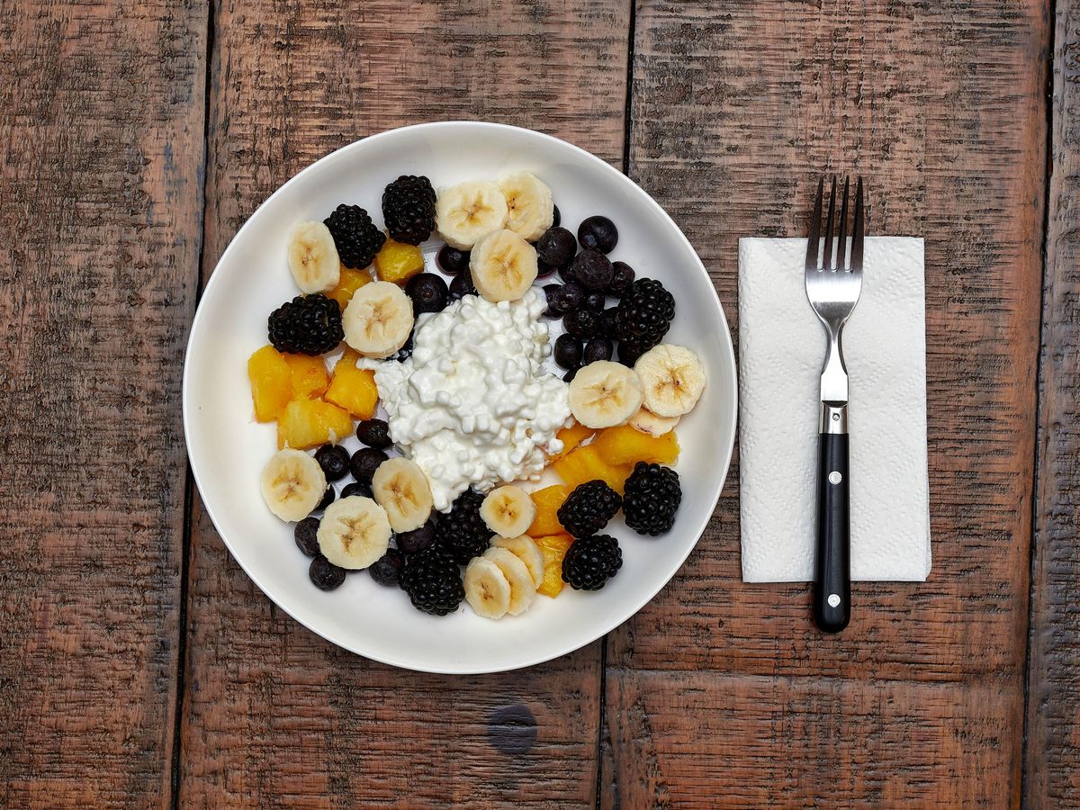 Cottage cheese and fruit