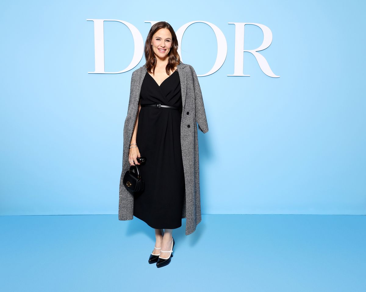 Jennifer Garner attends the Christian Dior Womenswear Spring-Summer 2025 show as part of Paris Fashion Week on September 24, 2024, in Paris, France.