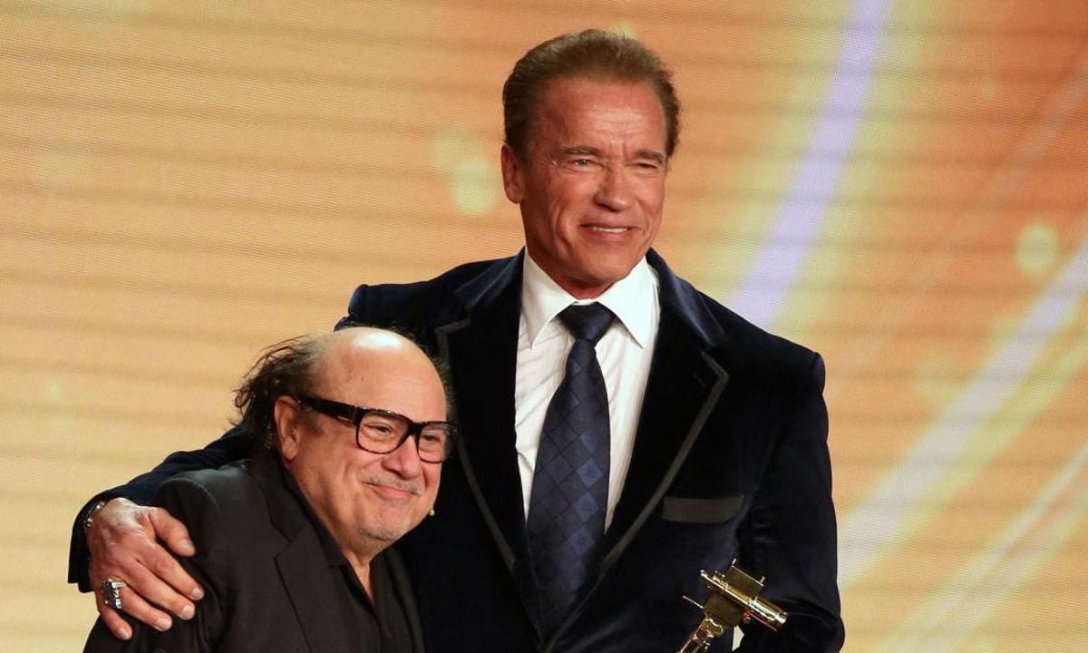 Schwarzenegger and DeVito in 2015