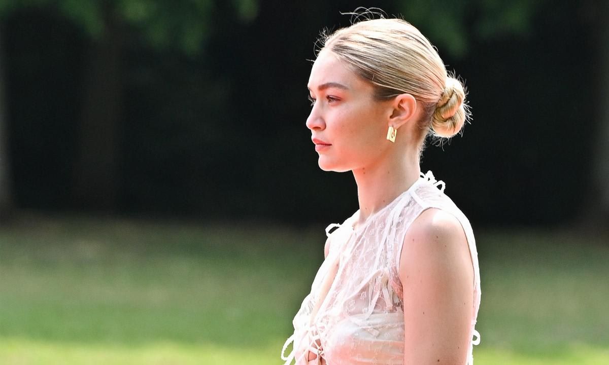 "Le Chouchou" Jacquemus' Fashion Show : Runway At Chateau De Versailles