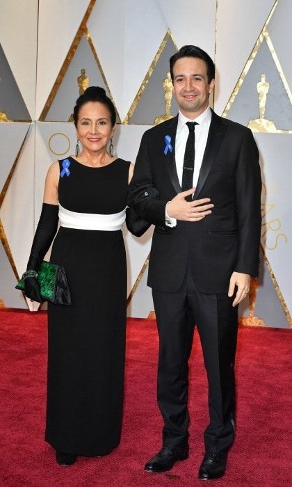 Lin Manuel Miranda and his mother each wore the ribbon.
Photo: Getty Images