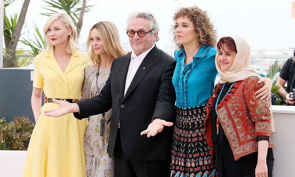 Our kind of jury duty. President of the Cannes Film Festival jury George Miller (center) posed with 2016 juror members: Kirsten Dunst, Vanessa Paradis, Valeria Golino and Katayoon Shahabi.
<br>
Photo: Getty Images