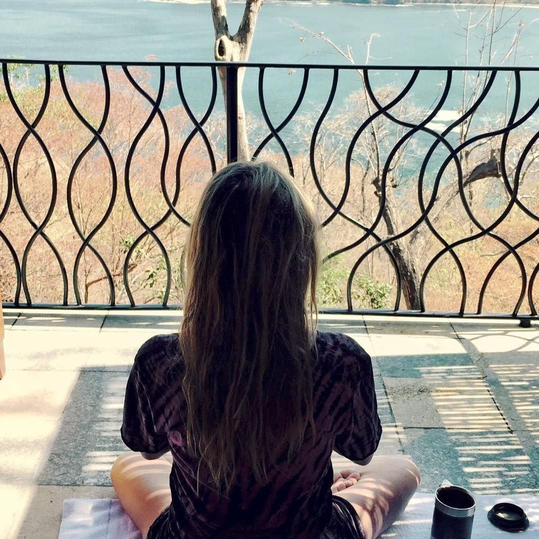 Alejandra Silva shares a picture of herself with meditating