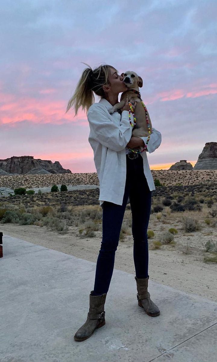 Miley Cyrus at Zion National Park with her dog