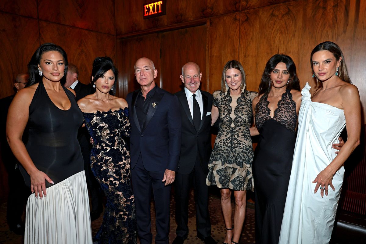 Ashley Graham, Lauren Sanchez, Jeff Bezos, Jonathan Tisch, Lizzie Tisch, Priyanka Chopra Jonas and Alessandra Ambrosio 