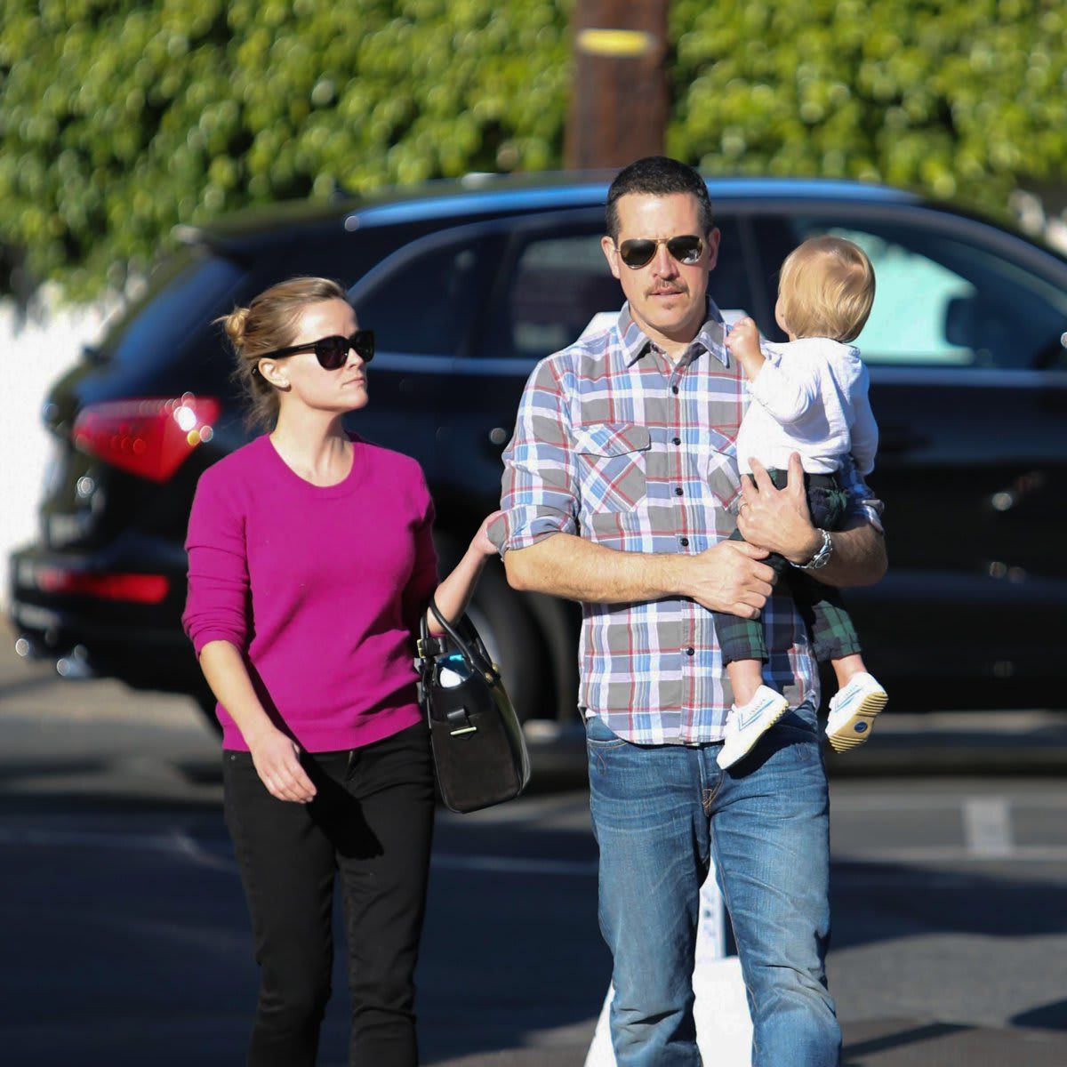 Celebrity Sightings In Los Angeles   November 25, 2013