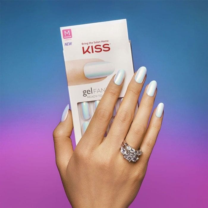 kiss nails