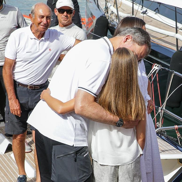 Queen Letizia and King Felipe in Mallorca with Princess Leonor and Infanta Sofia