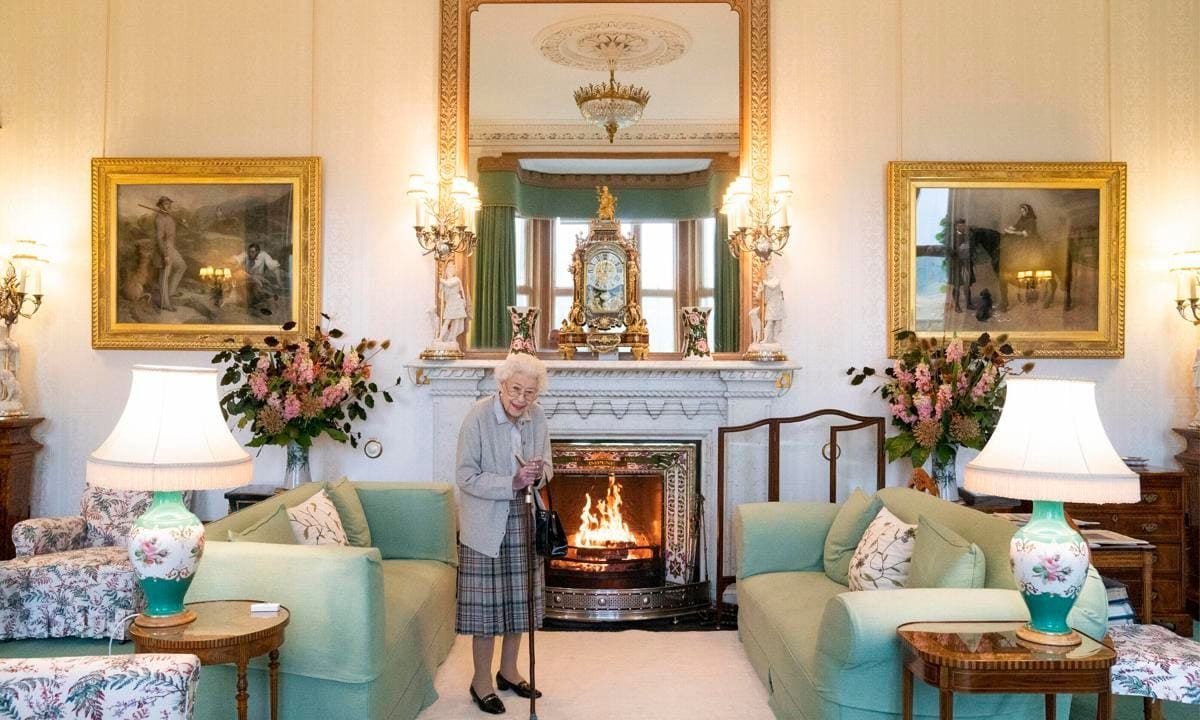 Queen Elizabeth pictured inside of Balmoral Castle days before her death in 2022