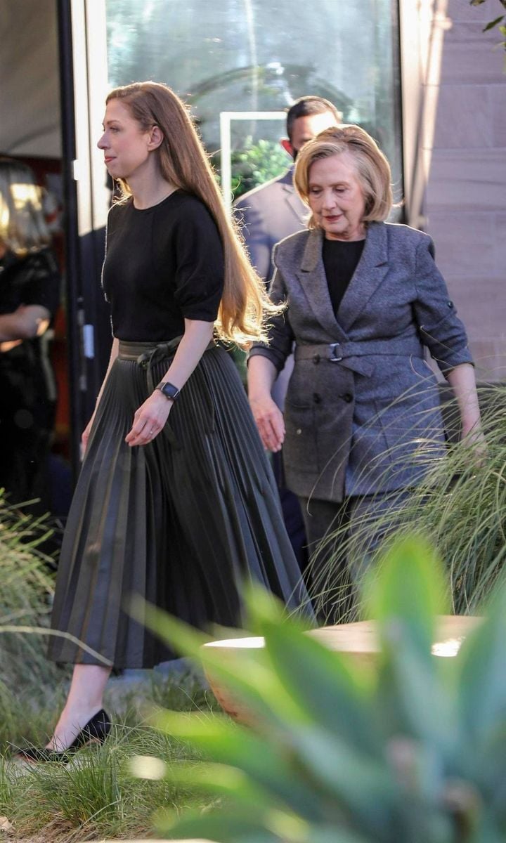 Chelsea and Hillary Clinton have coffee date with Kim Kardashian
