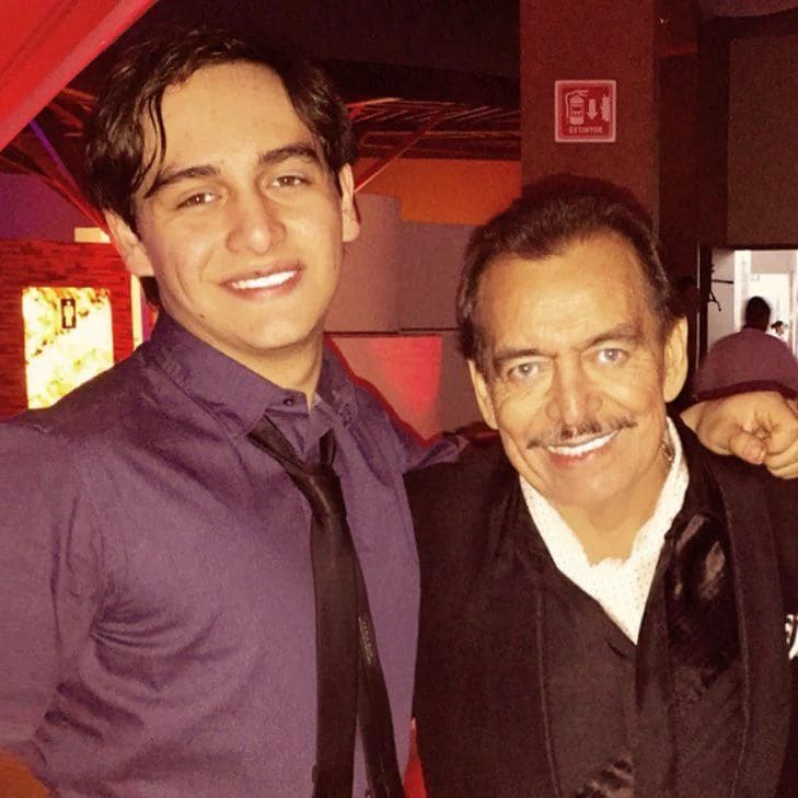 After Joan Sebastian's death, his son Julián became one of his heirs