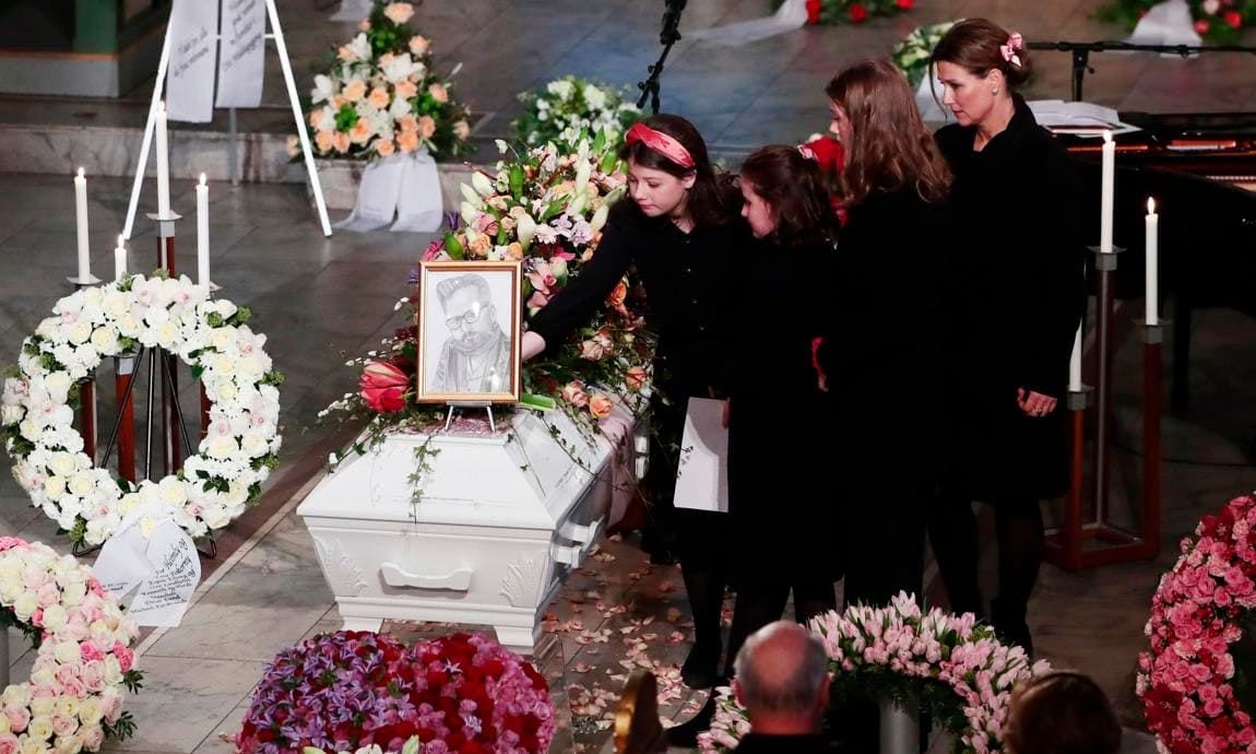 Princess Märtha Louise and her daughters said goodbye to Ari Behn at his funeral on Jan. 3