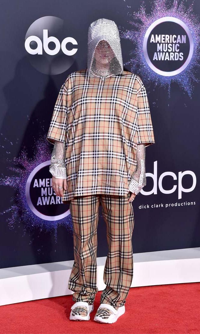 American Music Awards 2019 red carpet Billie Eilish