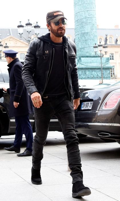 Newly single Justin Theroux, who announced his split from wife Jennifer Aniston in February, was spotted heading to his hotel in Paris on March 5. The actor looked characteristically cool sporting a black leather jacket, matching jeans and cap.
Photo: Mehdi Taamallah/NurPhoto via Getty Images