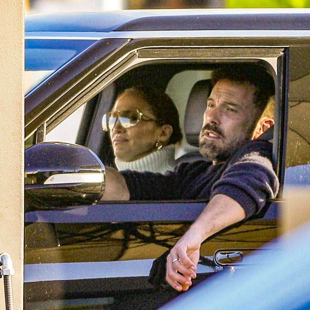 Ben Affleck and Jennifer Lopez were spotted indulging in junk food