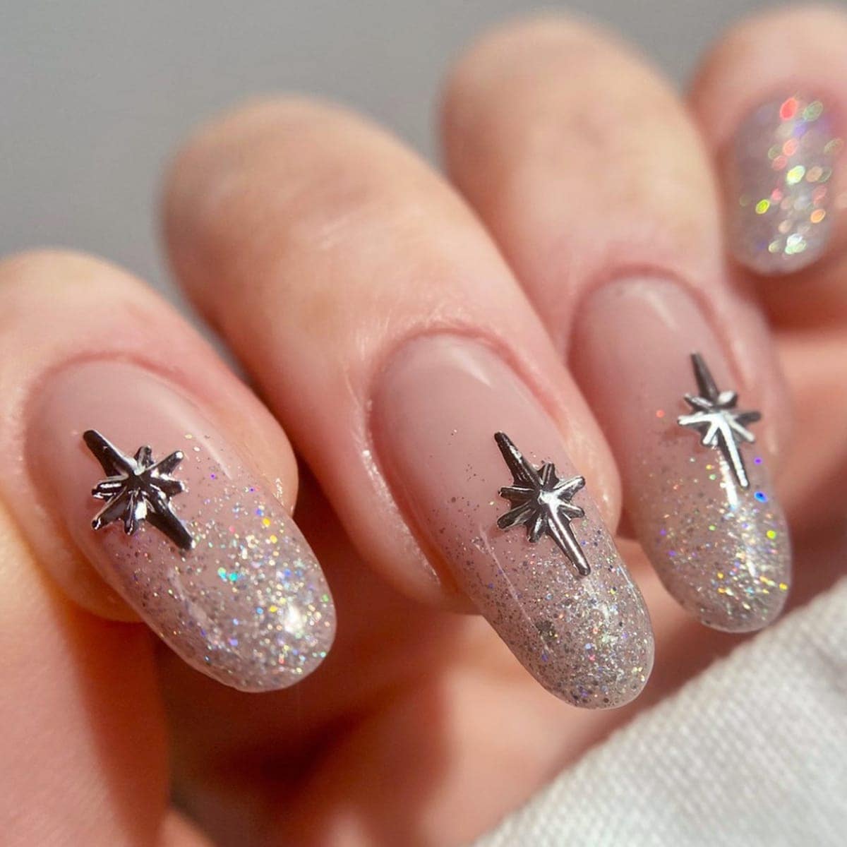 Ten Christmas-inspired nail art you might wish you could wear the whole year