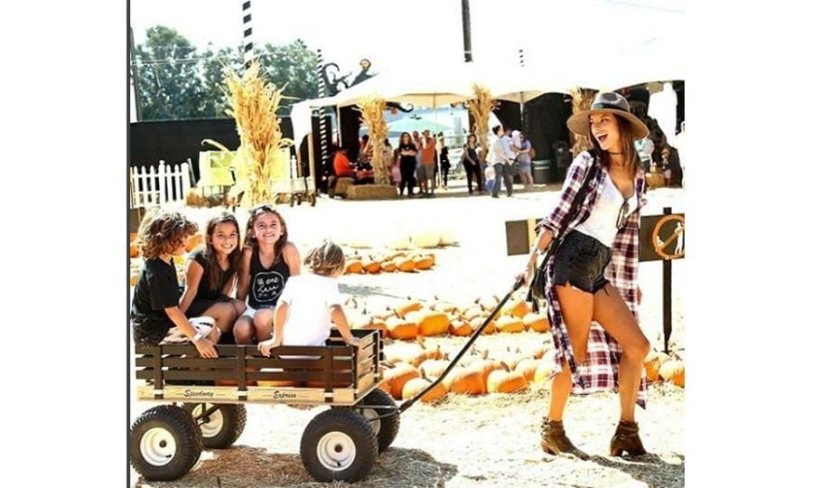 Alessandra Ambrosio had a wagon full during her trip to the Mr. Bones pumpkin patch with her family.
Photo: Instagram/@mr_bones_pumpkins
