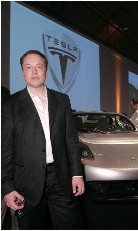 Elon Musk dedicates 42 working hours to his company