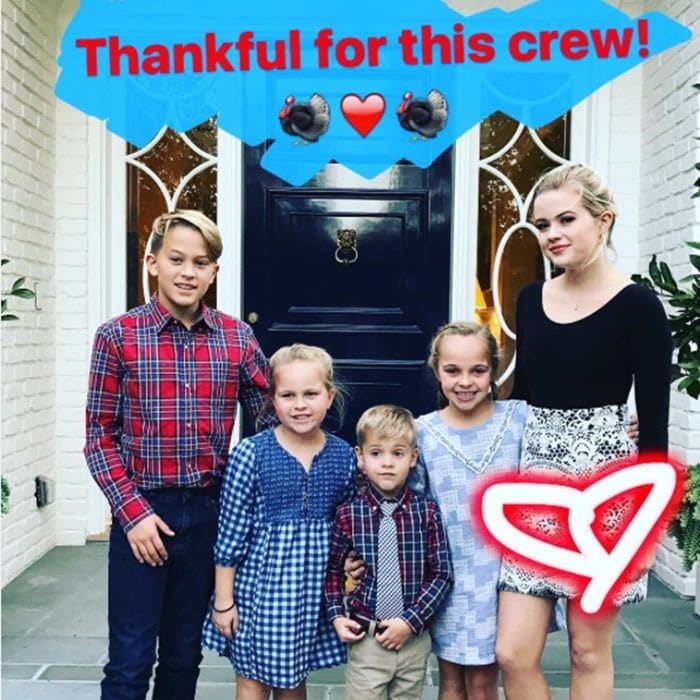 Reese Witherspoon shared this picture of her 'crew': "So thankful for these sweet kids in my life ! They make me laugh and smile everyday. I feel grateful for every moment I get to be with them. #thanksgiving2016"
Photo: Instagram/@reesewitherspoon