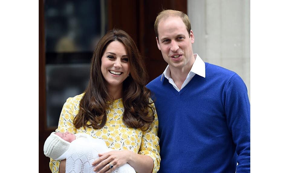 The world waited to catch a glimpse of the stylish royal after she and Prince William welcomed Princess Charlotte at the Lindo Wing in May and Kate didn't disappoint. The British beauty was as radiant as ever in a bespoke Jenny Packham gown, with her beauty look equally as striking. Her hair worn down in tumbling curls, Kate added a hint of blush and grey eyeshadow.
<br>Photo: Getty Images