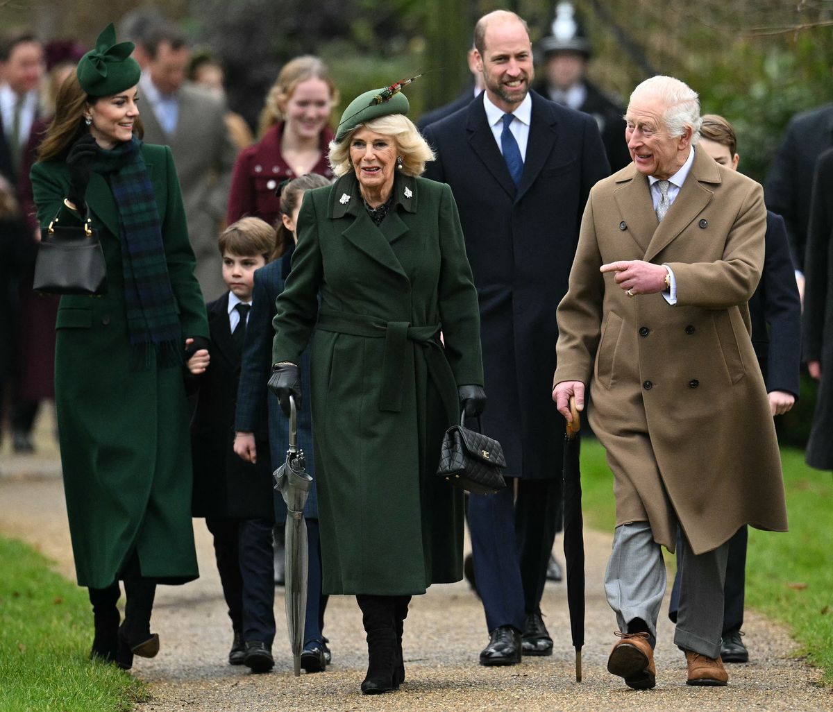 Britain's King Charles III, Britain's Queen Camilla Britain's Catherine, Princess of Wales Britain's Prince Louis of Wales and Britain's Prince William, Prince of Wales arrive to attend the Royal Family's traditional Christmas Day service at St Mary Magdalene Church in Sandringham, Norfolk, eastern England, on December 25, 2024. (Photo by Oli SCARFF / AFP) (Photo by OLI SCARFF/AFP via Getty Images)