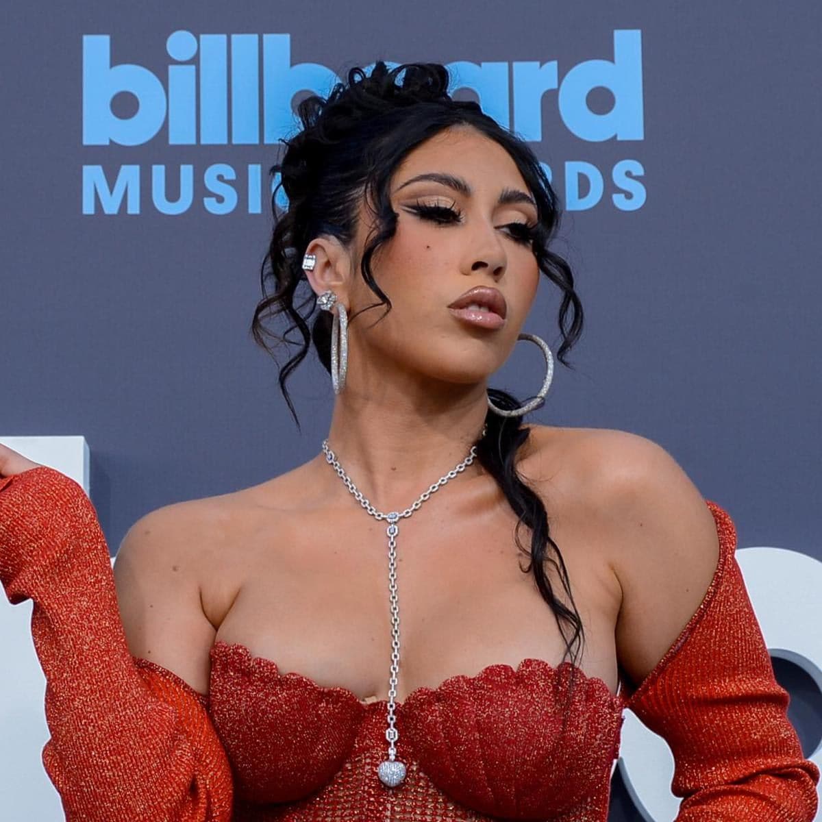 'Fue Mejor' by Kali Uchis (feat. SZA)
