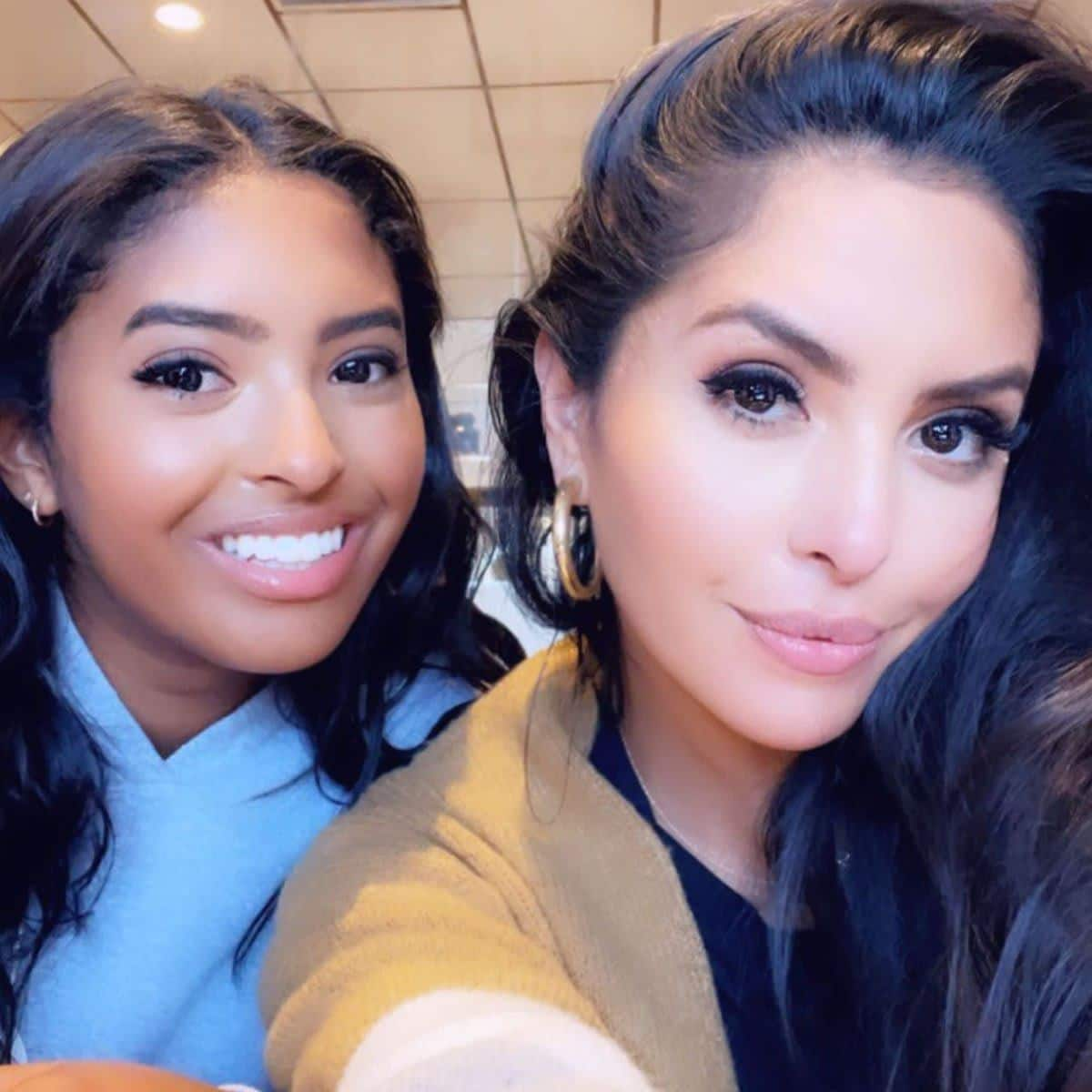 Vanessa Bryant shares adorable photos from Knots Berry Farm trip