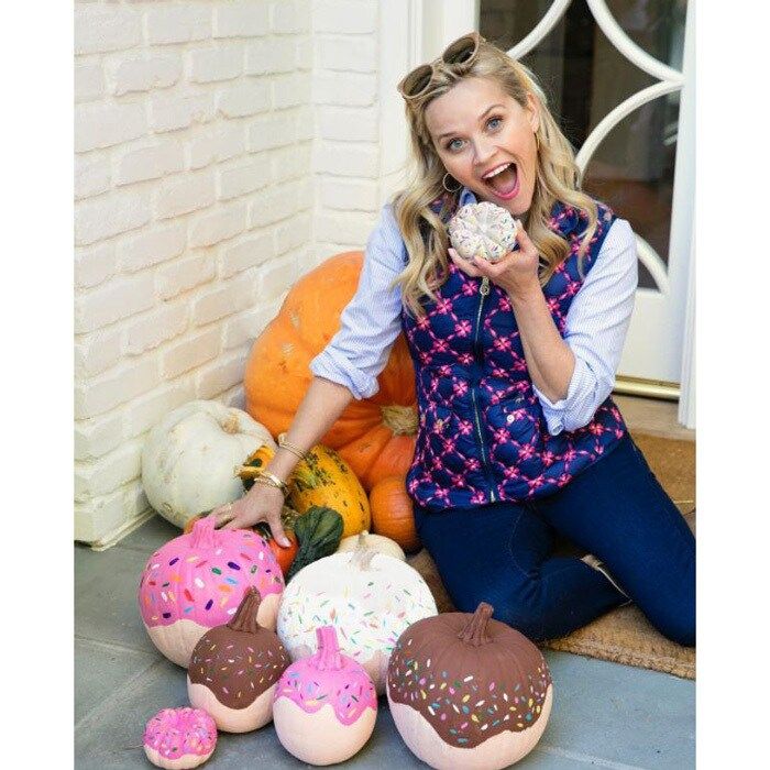 Reese Witherspoon showed that pumpkins look just as good as donuts. She shared the festive photo on Instagram with the caption: "Donut believe the hype... not all pumpkins have to be carved. #HalloweenFun"
Photo: Instagram/@reesewitherspoon