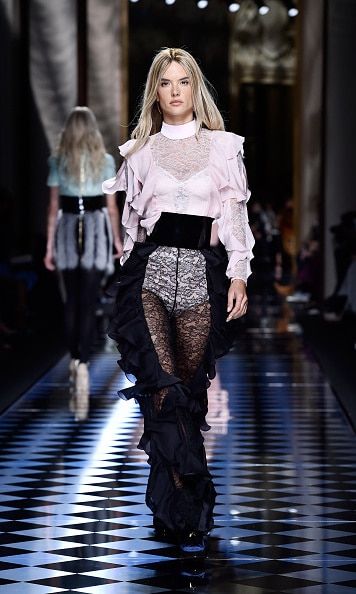 Yes, that's Alessandra Ambrosio as a blonde for Balmain.
<br>
Photo: Getty Images