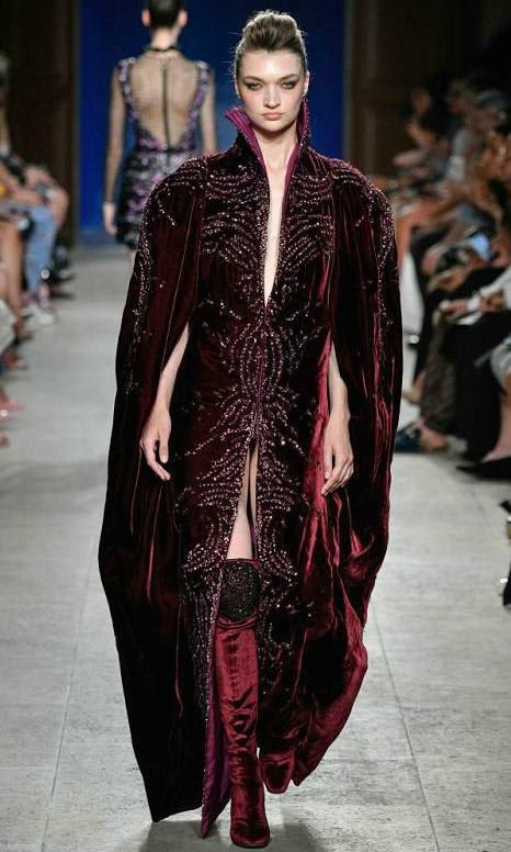 Vestido de Nicolas Jebran en velvet