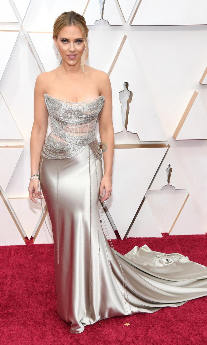 Scarlett Johansson red carpet look Oscars 2020