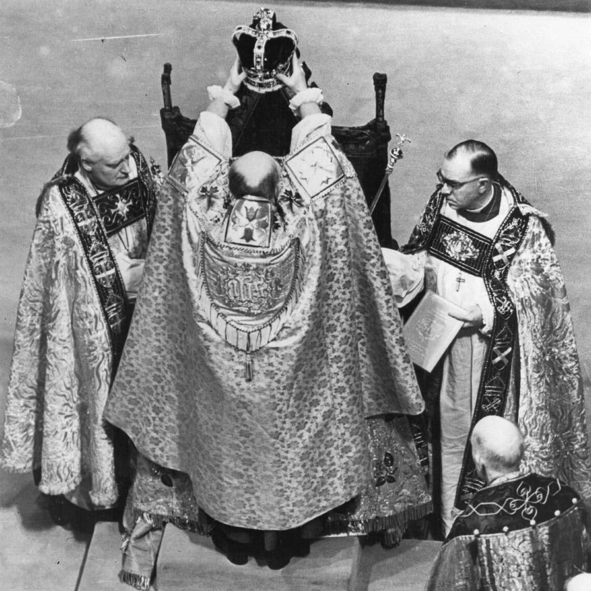 The St. Edward's Crown was placed on Her Majesty's head during the service.