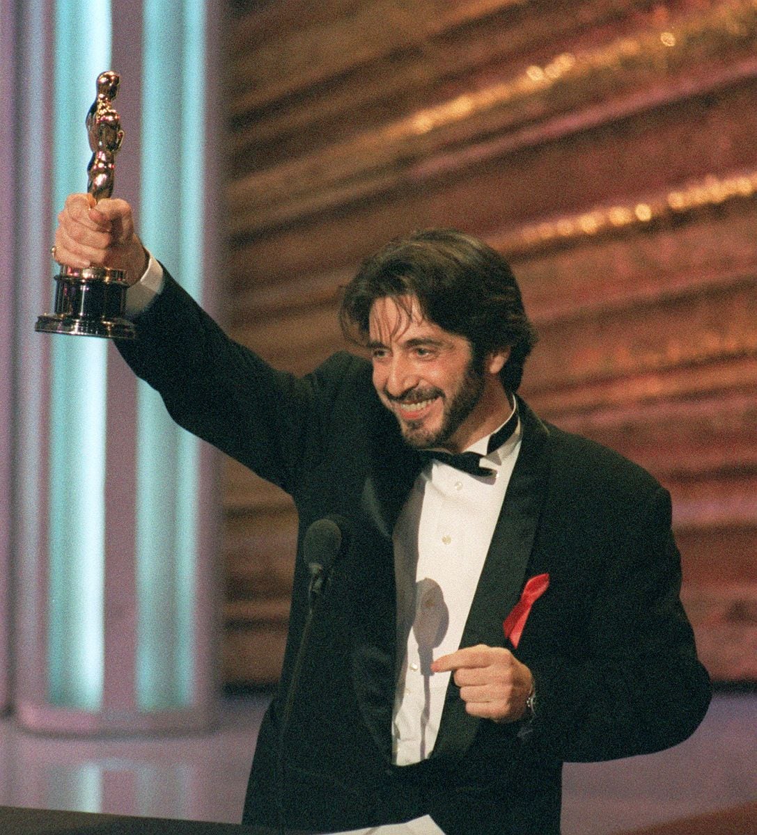 Al Pacino holds up his Oscar during the 65th Annual Academy Awards ceremony 29 March 1993 