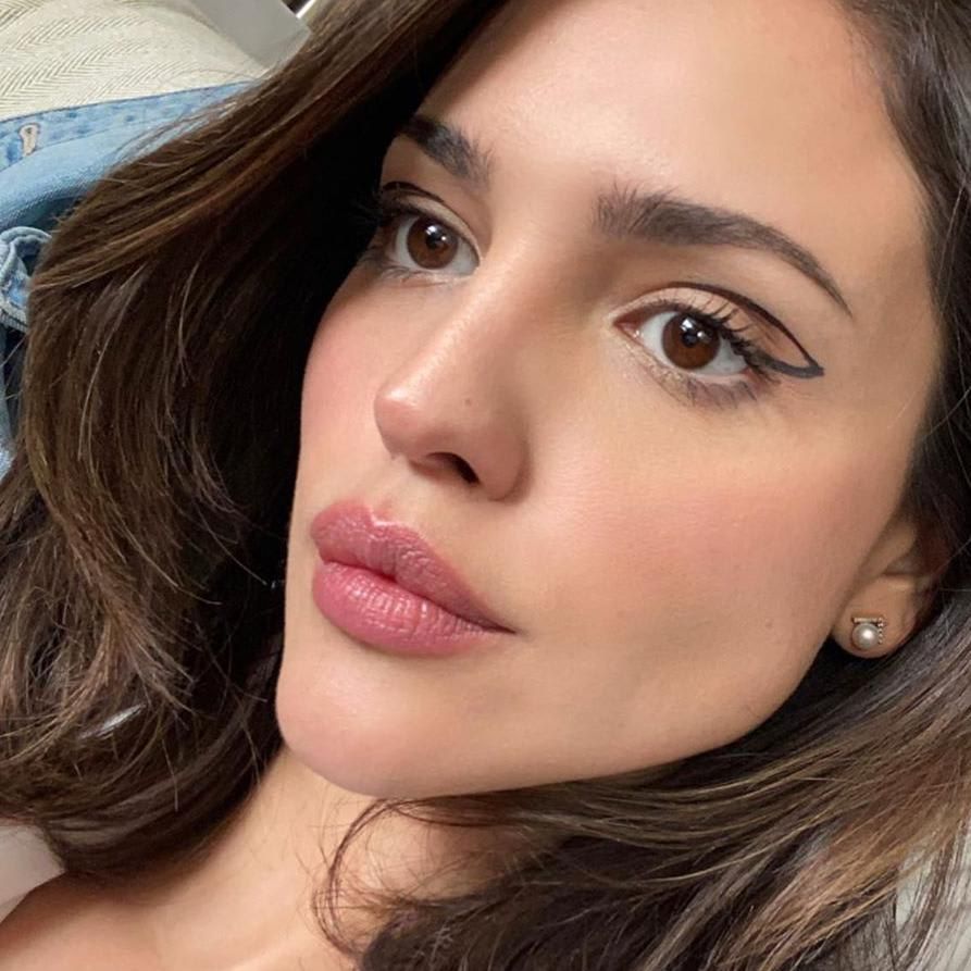 Eiza Gonzalez is owning the graphic eyeliner trend