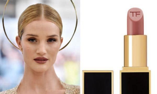 Rosie Huntington- Whiteley con lipstick Devore de Tom Ford