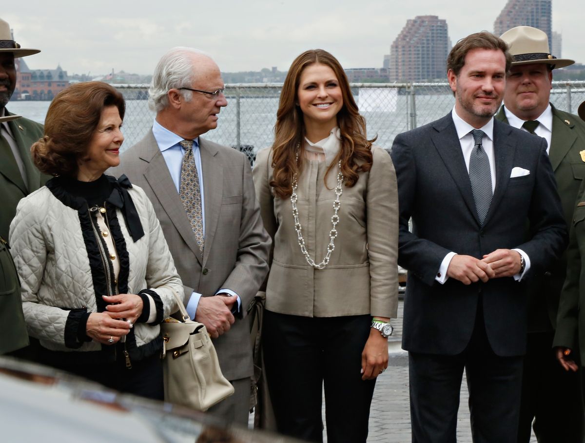 NEW YORK, NY - MAY 08:  (L-R) Queen Silvia, King Carl XVI Gustaf and Princess Madeleine of Sweden joined by Princess Madeleine's fiance Chris O'Neill at  'The Castle Clinton' in Battery Park on May 8, 2013 in New York City.  (Photo by Cindy Ord/WireImage)