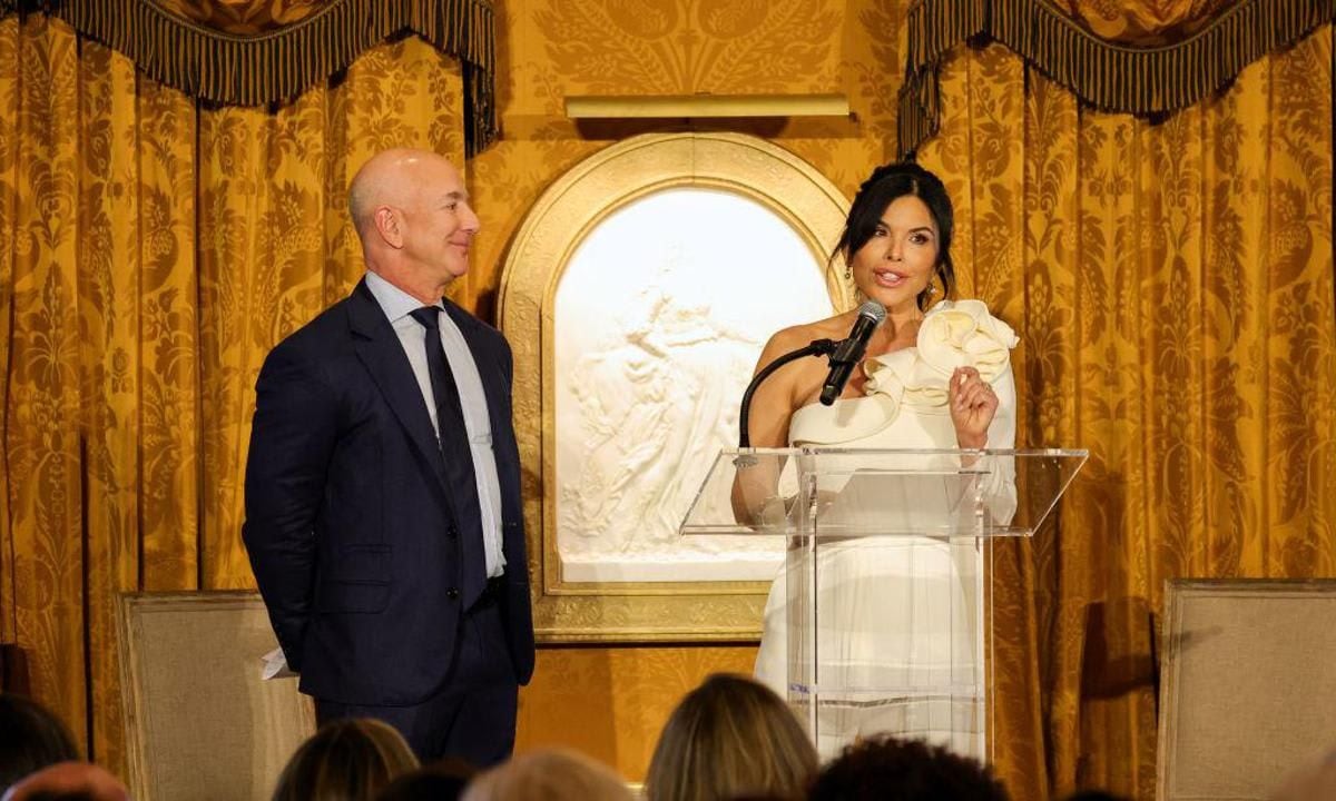 Bezos and Sanchez at the IWMF Courage in Journalism Awards