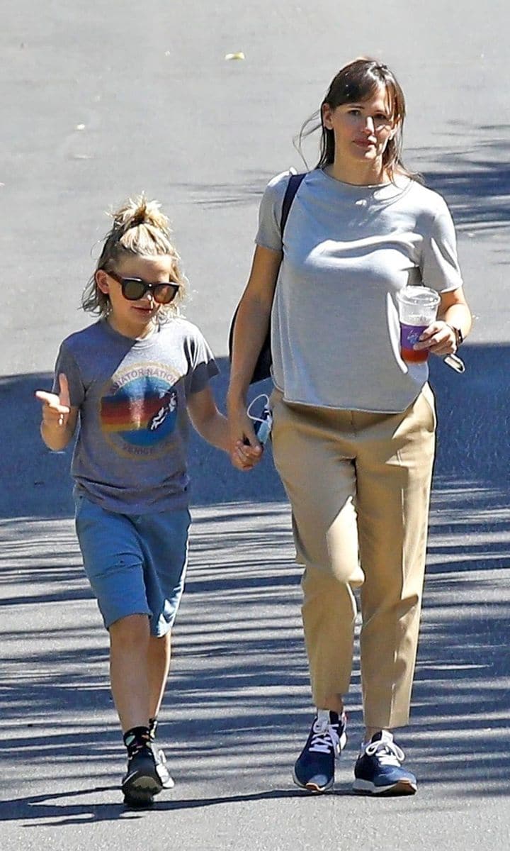 Jennifer Garner Pays a Visit to her ex Ben Affleck with son Samuel