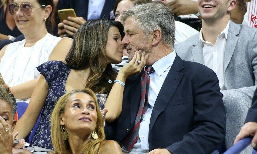 <a href="https://us.hellomagazine.com/tags/1/alec-baldwin/"><strong>Alec Baldwin</strong></a> and pregnant wife <a href="https://us.hellomagazine.com/tags/1/hilaria-baldwiin/"><strong>Hilaria Baldwin</strong></a> showed a little PDA during the matches.
<br>
Photo: GC Images