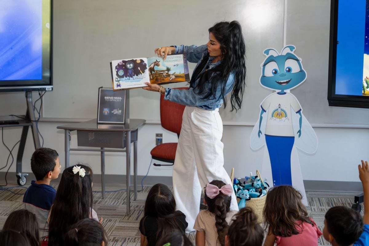 Lauren Sánchez Visits Elementary School with Blue Origin’s Club For The Future in Albuquerque