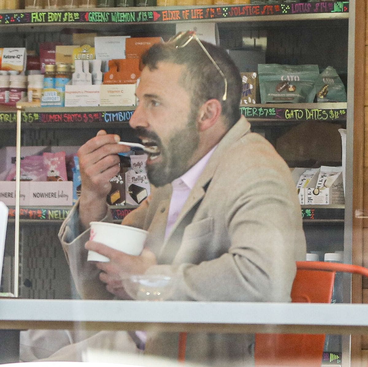 Ben was photographed enjoying some dessert