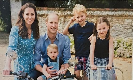 Kate Middleton and family pose together during summer